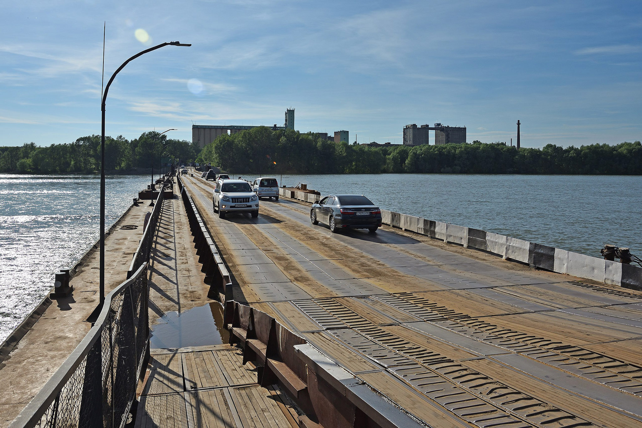 Понтонный мост в Бийске (Pontoon Bridge, Biysk)